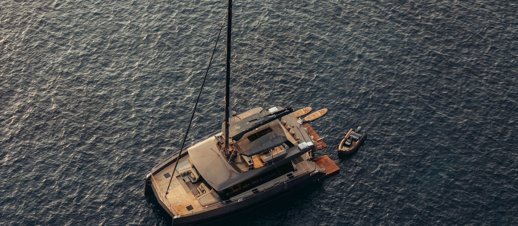 honeymoon-moon-yacht-65