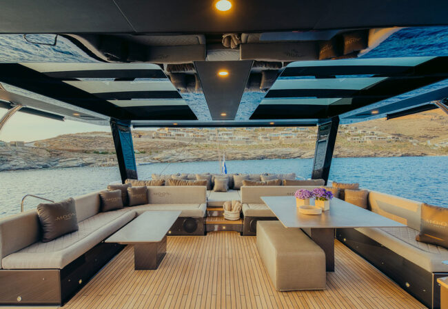 honeymoon-moon-yacht-65
