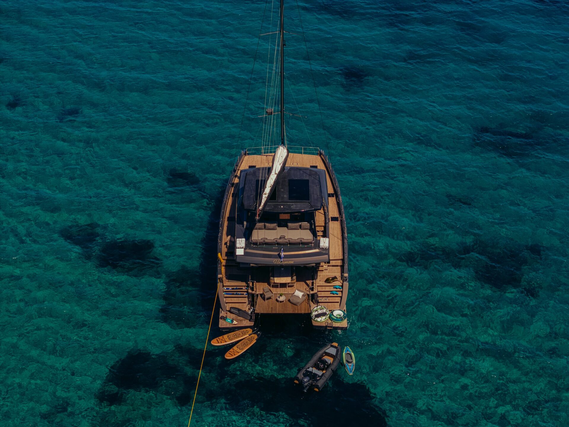 honeymoon-moon-yacht-65